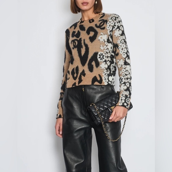 NWT CHANEL 23/A METIERS D'ART CC LEOPARD PRINT JUMPER SIZE FR 38 (UK 10) - Picture 1 of 15